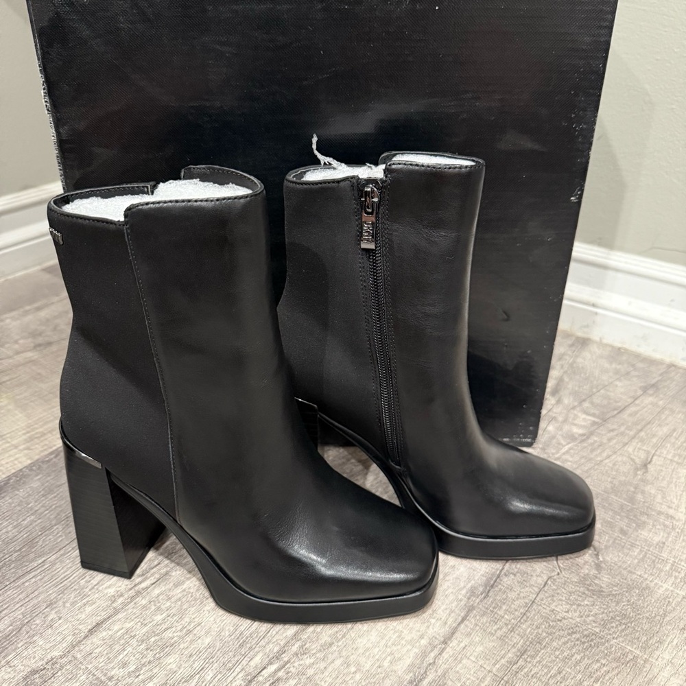 DKNY‎ Felice Block Heel Booties - Picture 2 of 7
